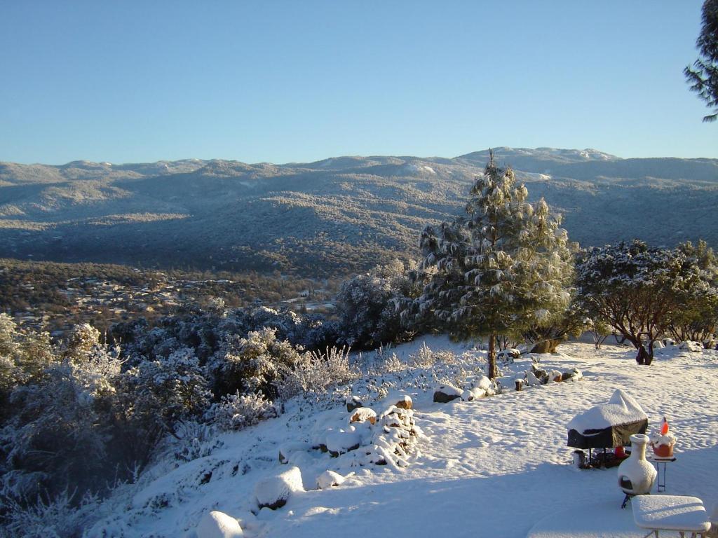 Yosemite Sierra View Bed & Breakfast Oakhurst Ngoại thất bức ảnh